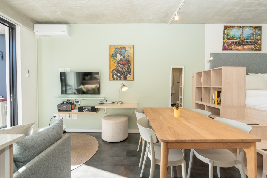 1 Bedroom Property for Sale in Sea Point Western Cape